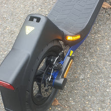 將圖片載入圖庫檢視器 YEEP.ME 100a sport 法國電動滑板車
