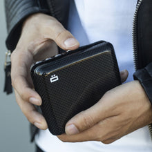 將圖片載入圖庫檢視器 Code Wallet RFID安全防盜密碼錢包－Carbon 碳纖維
